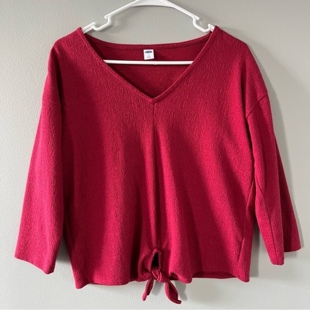 SOLD ‼️ Old‎ Navy Red Pullover 3/4 sleeve - Size M